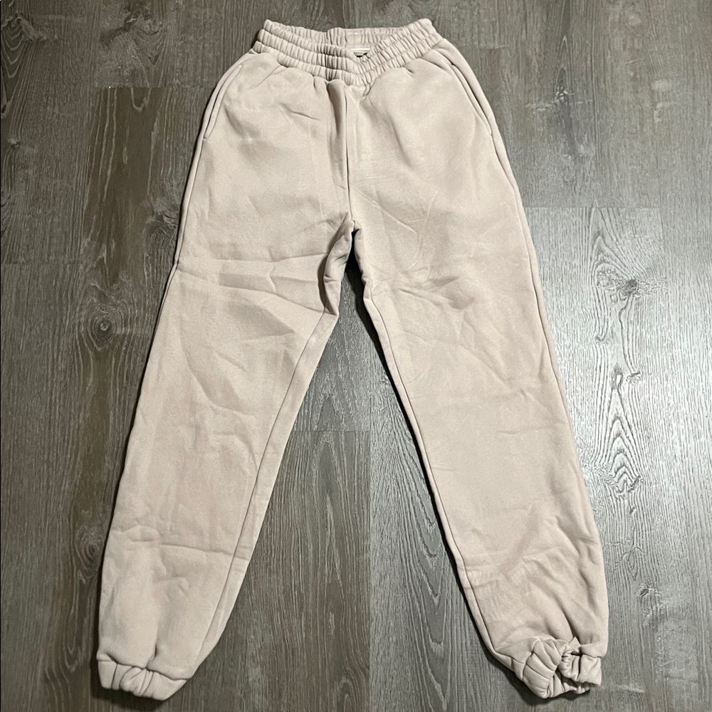 Comfrt Travel Essentials Sweatpants in Bark Size XS - Picture 3 of 5